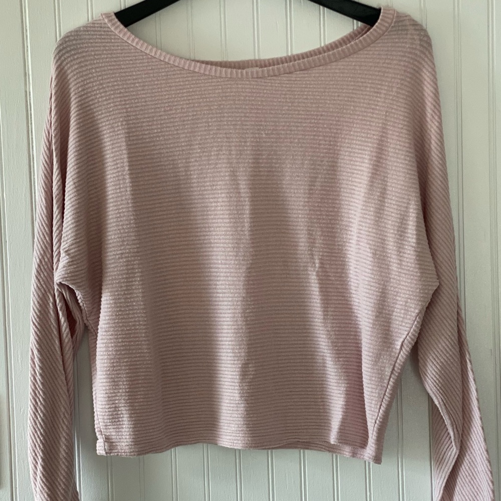 Light pink light weight sweater